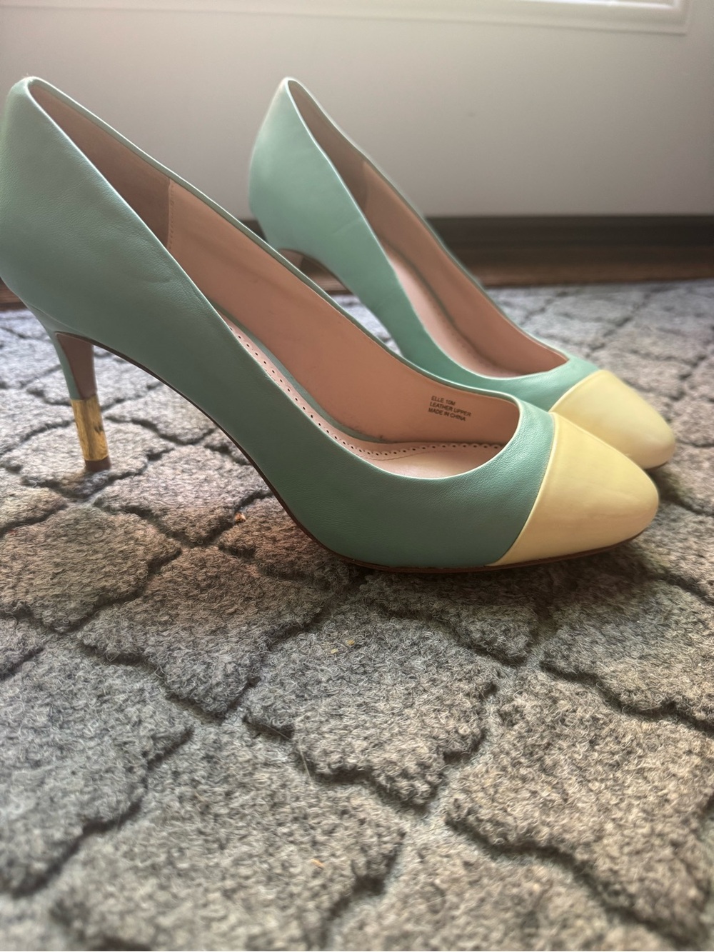 Pour La Victoire Two-Tone Mint Green and Cream Pumps
